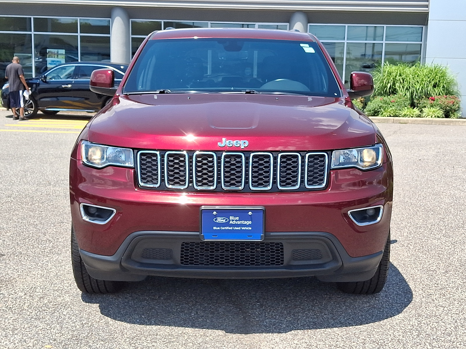 Used 2022 Jeep Grand Cherokee Laredo X AWD/4WD image 3