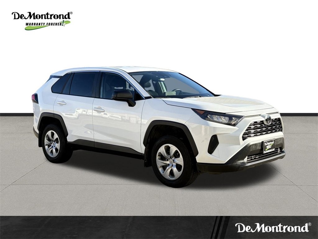 Used 2022 Toyota RAV4 LE image 3