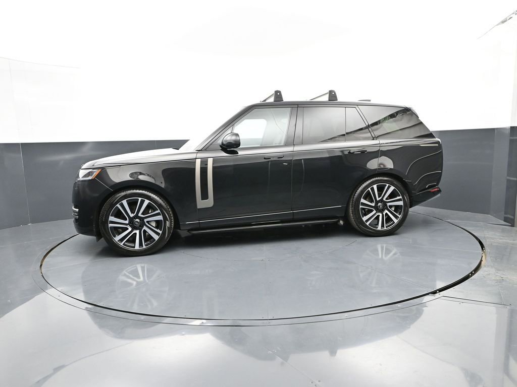 Used 2023 Land Rover Range Rover SE AWD/4WD image 2
