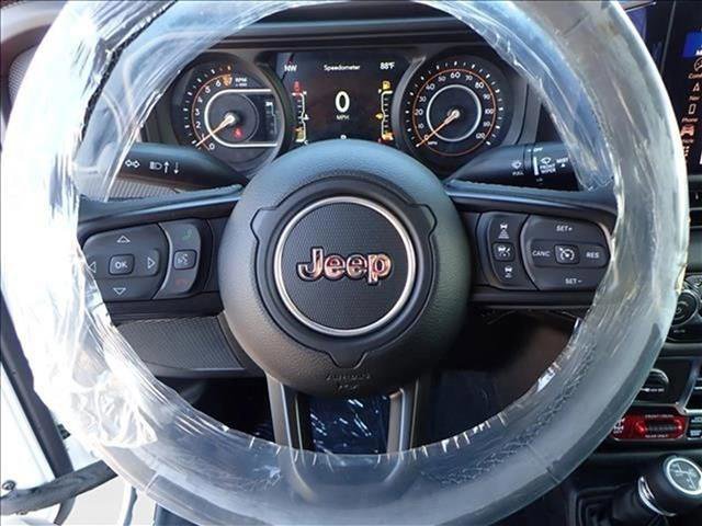 New 2025 Jeep Gladiator Rubicon image 12