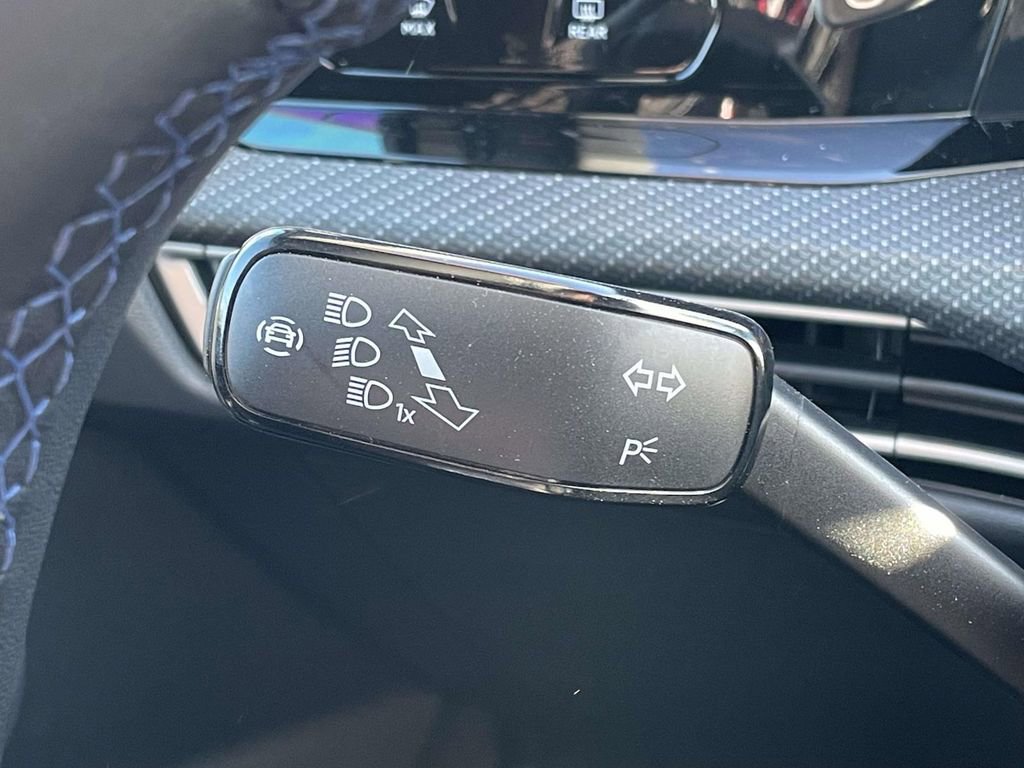 Used 2024 Volkswagen Golf R image 12