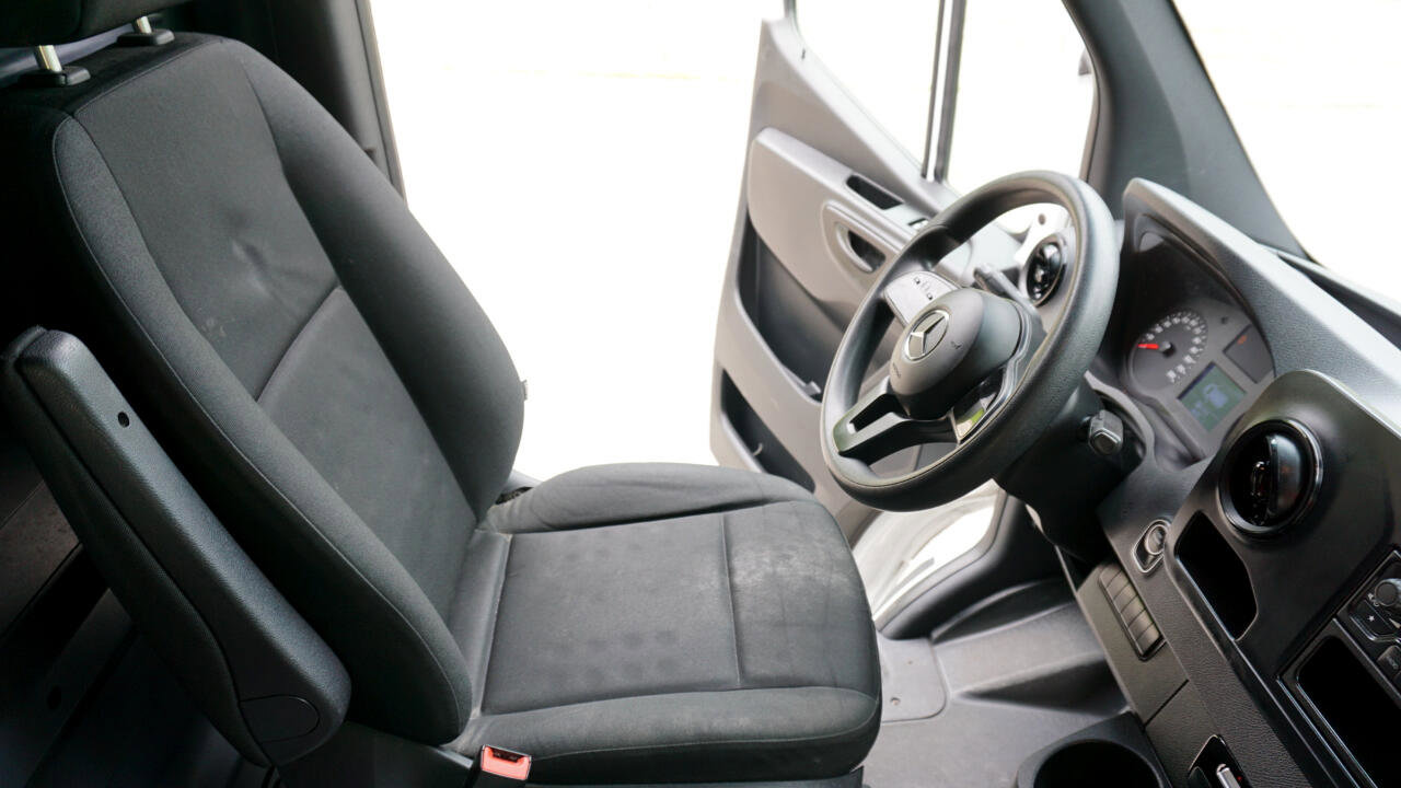 Used 2019 Mercedes-Benz Sprinter 1500 image 19