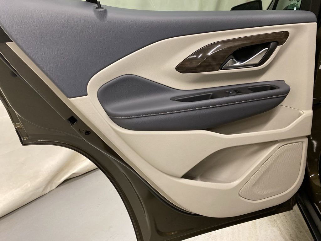 Used 2024 GMC Terrain Denali w/ Denali Premium Package image 12