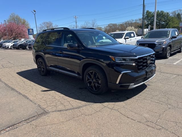 Used 2025 Honda Pilot Touring image 24
