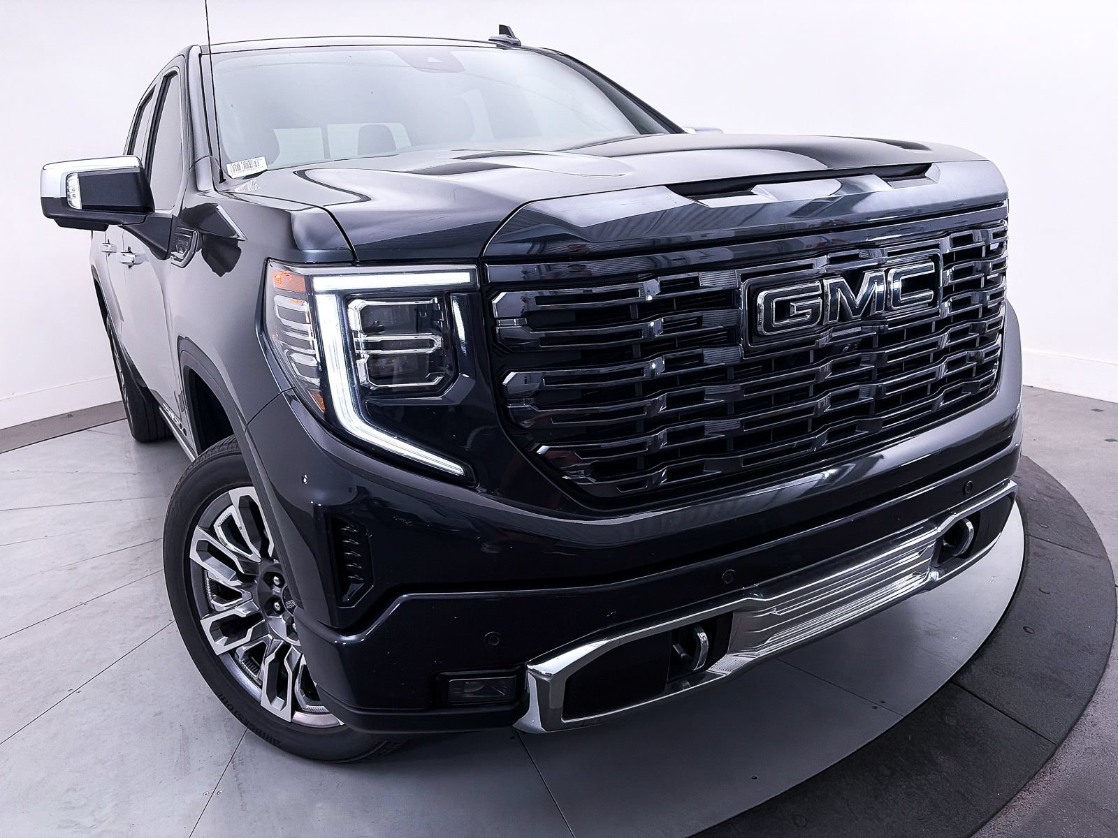 Used 2023 GMC Sierra 1500 Denali Ultimate AWD/4WD image 11
