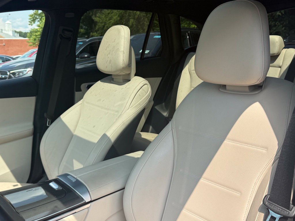 Used 2023 Mercedes-Benz GLC 300 4MATIC image 9