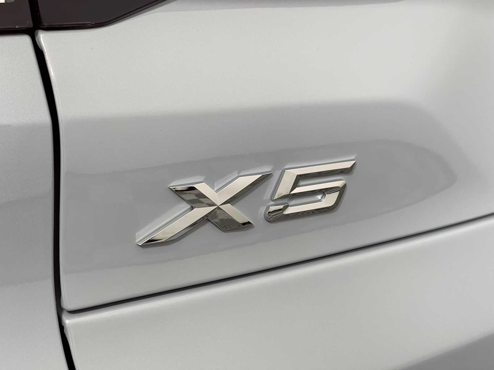 New 2026 BMW X5 xDrive50e w/ M Sport Package image 9