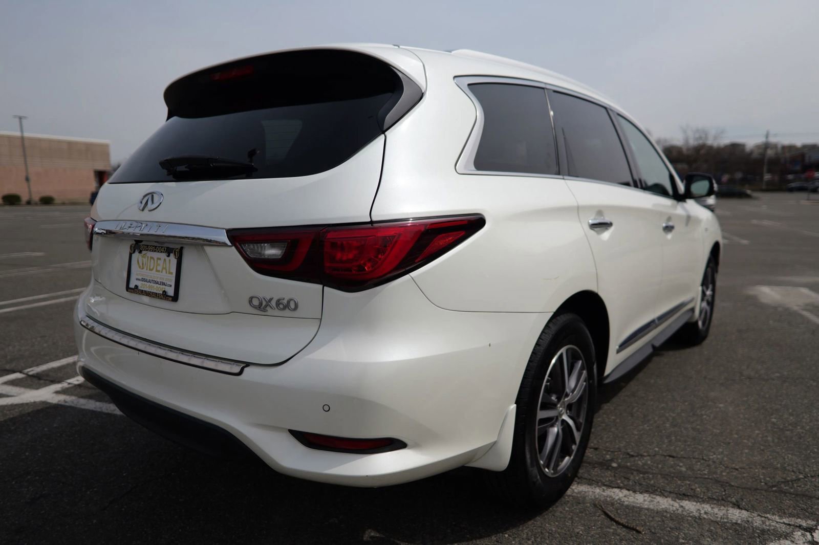 Used 2019 INFINITI QX60 Luxe w/ Essential Package image 10