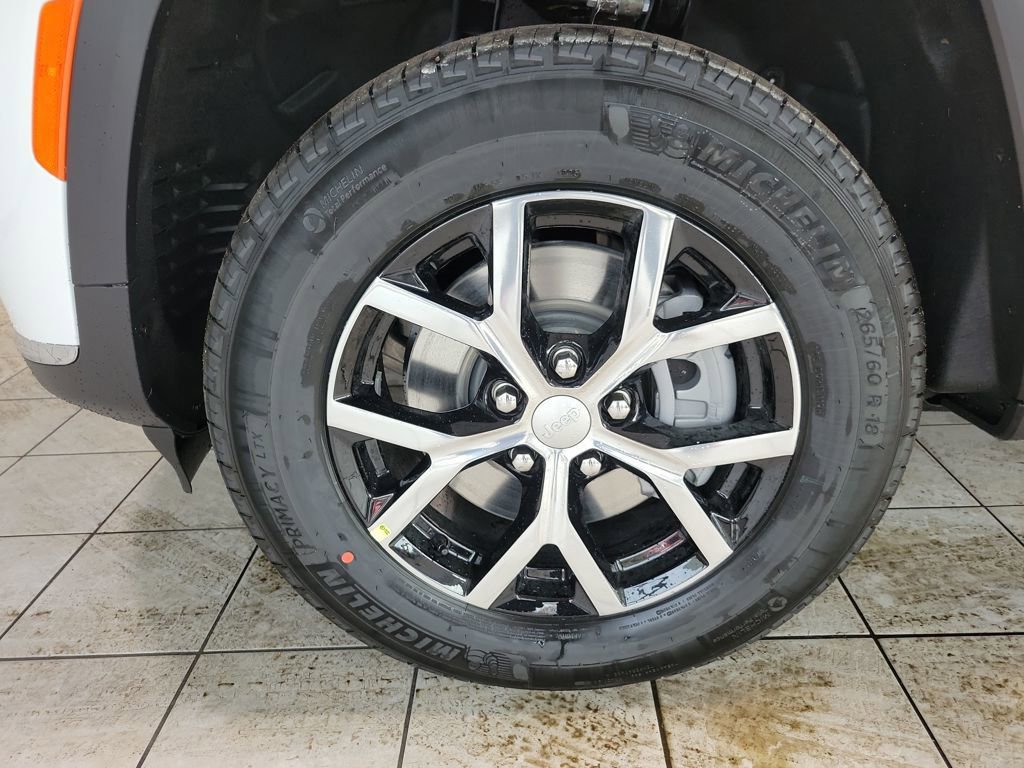 New 2025 Jeep Grand Cherokee L Limited image 35