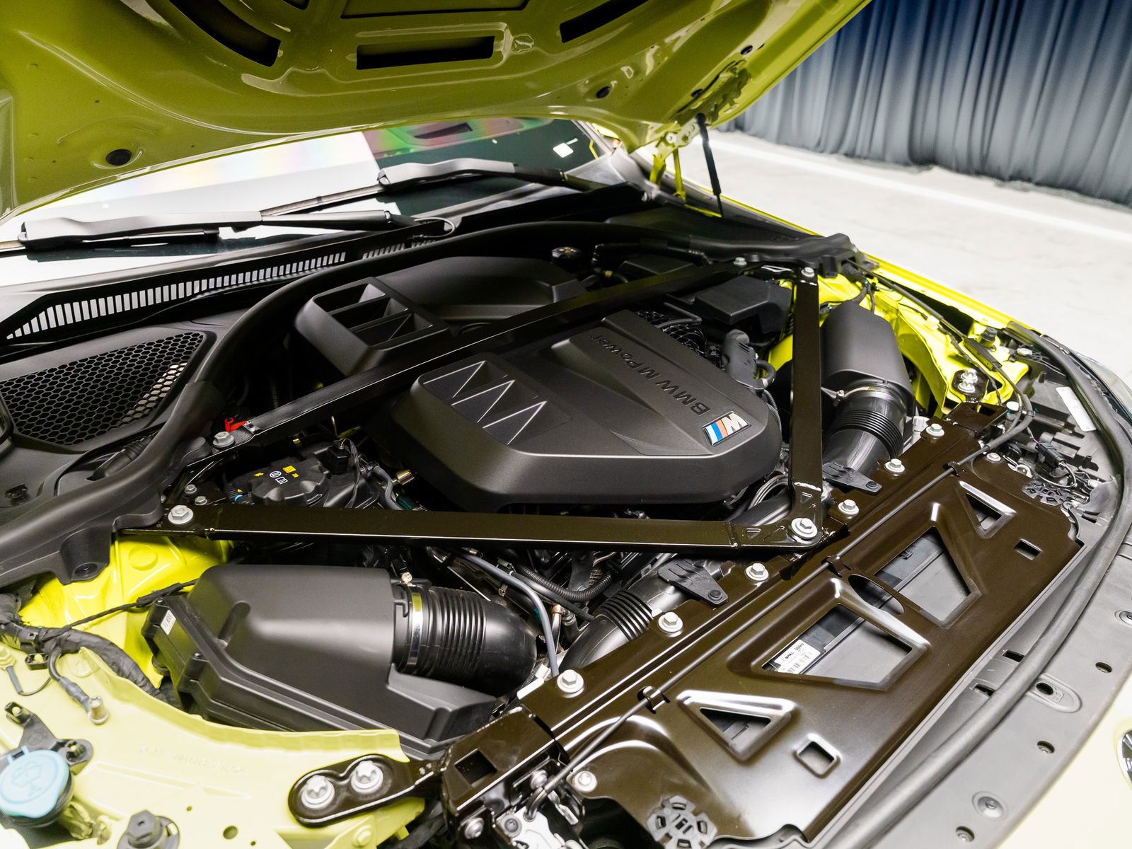 Used 2025 BMW M2 w/ Lighting Package image 50