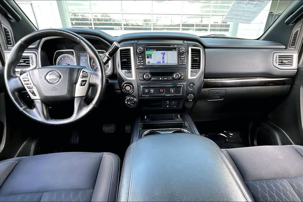 Used 2018 Nissan Titan SV w/ SV Convenience Package image 14