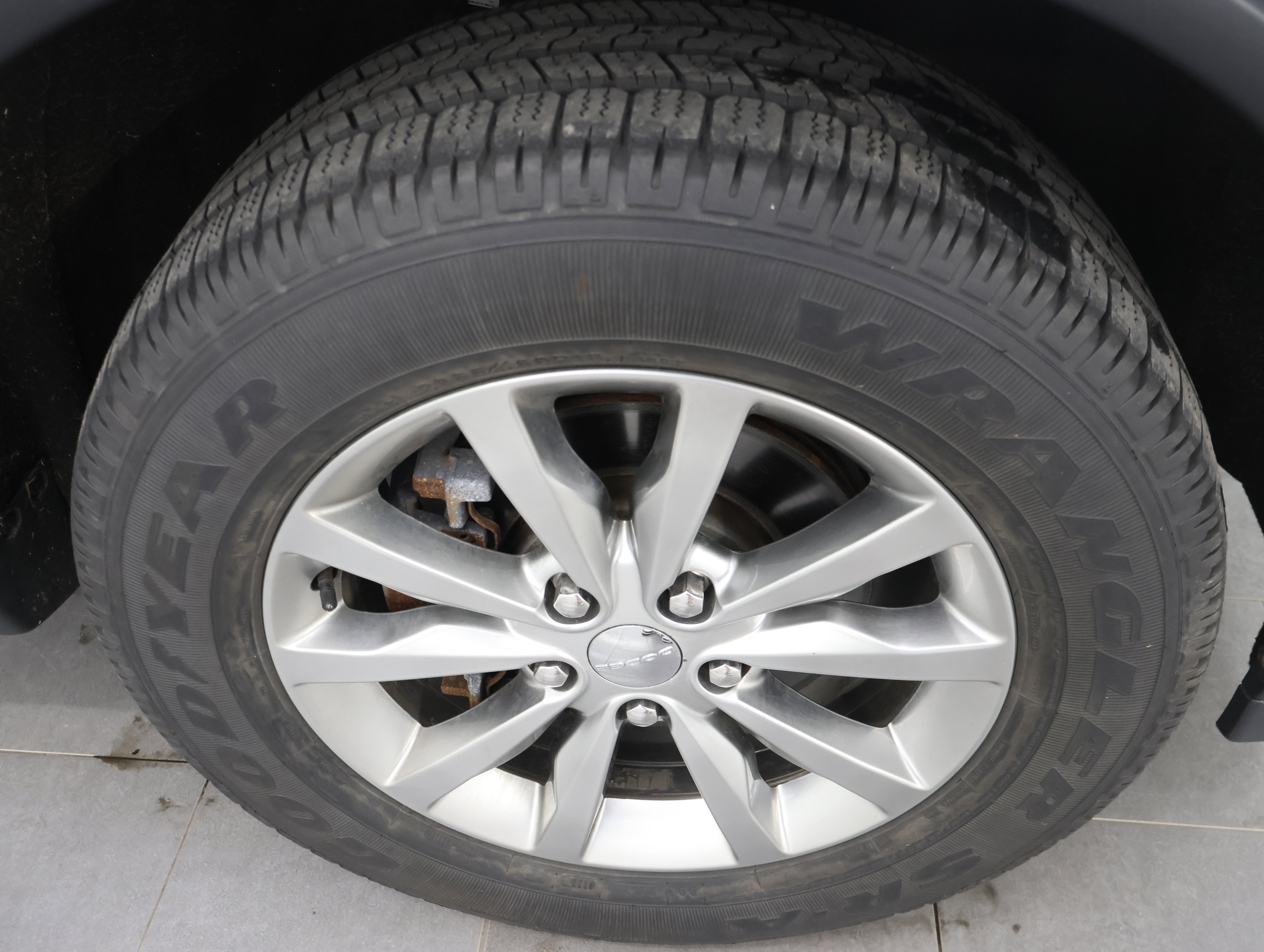 Used 2018 Dodge Durango SXT w/ Quick Order Package 2BB AWD/4WD image 3