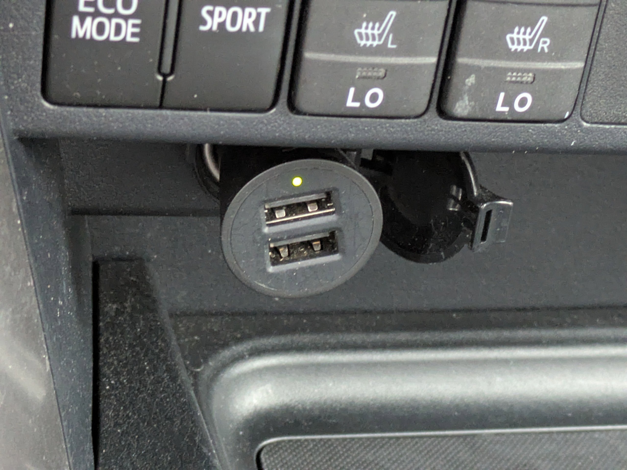 Used 2018 Toyota RAV4 Limited FWD image 22