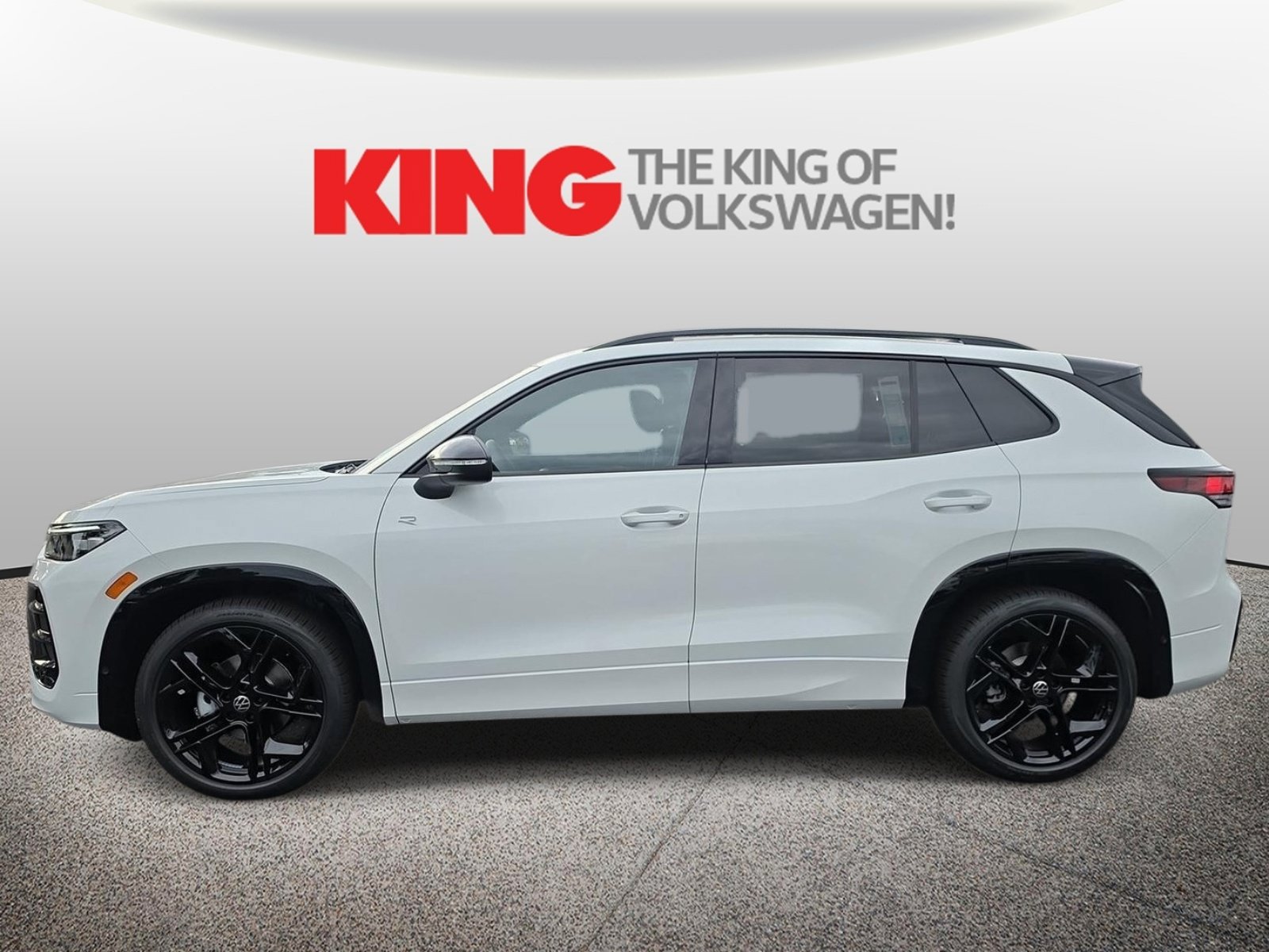 New 2026 Volkswagen Tiguan SE R-Line FWD image 7