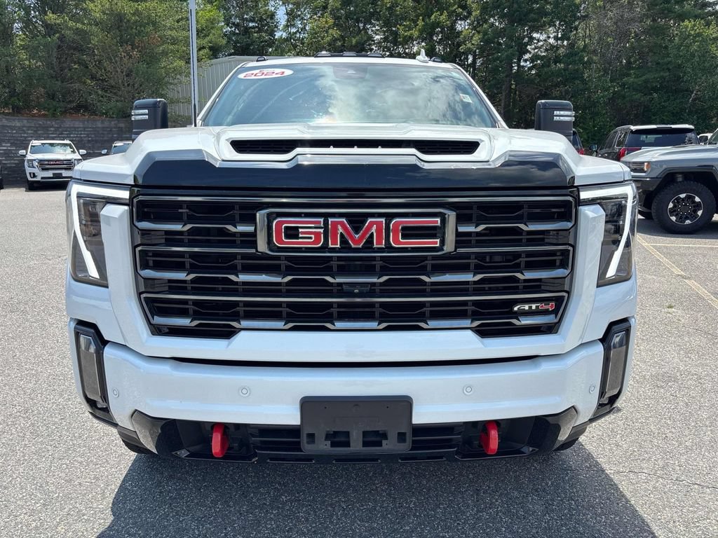 Used 2024 GMC Sierra 2500 AT4 w/ Technology Package AWD/4WD image 9