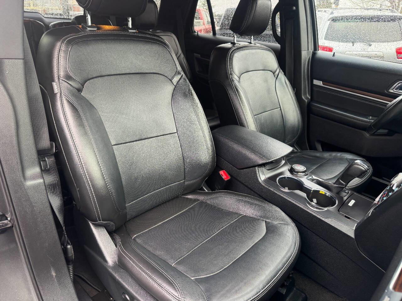 Used 2018 Ford Explorer Limited image 33