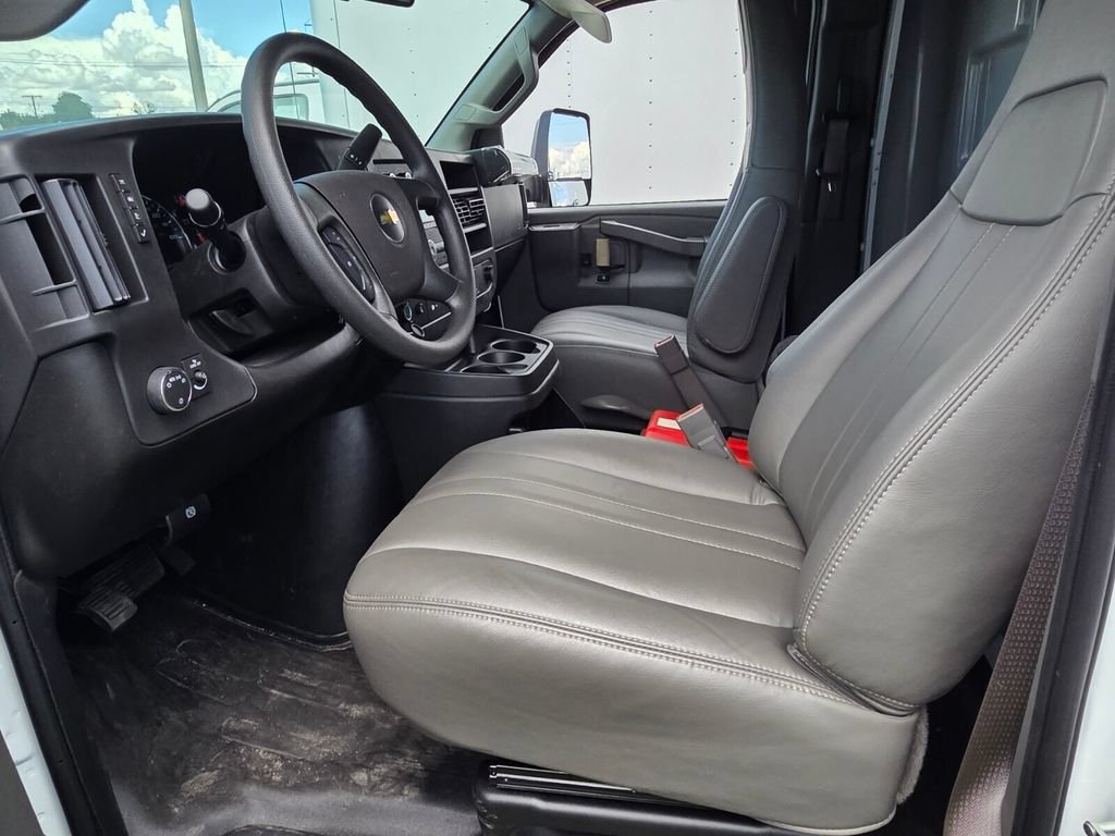 New 2026 Chevrolet Express 4500 w/ Power Convenience Package RWD image 4