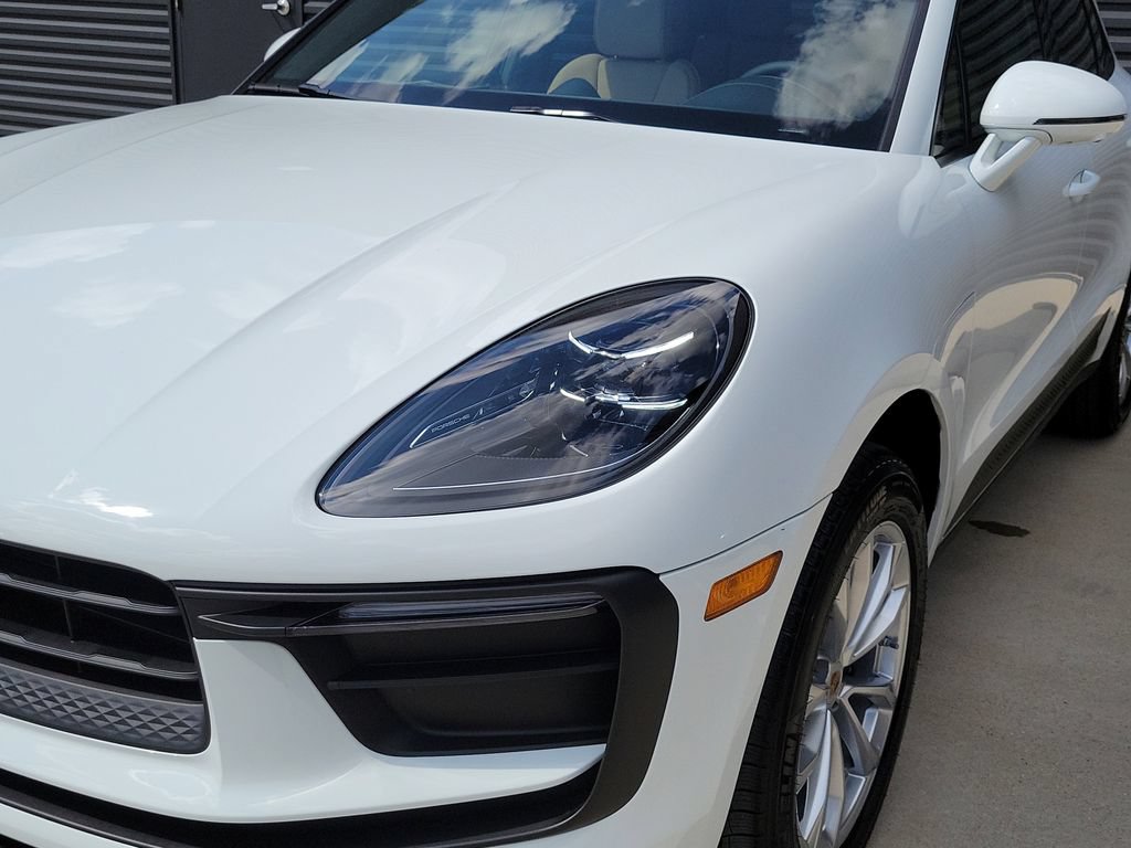New 2026 Porsche Macan AWD/4WD image 11