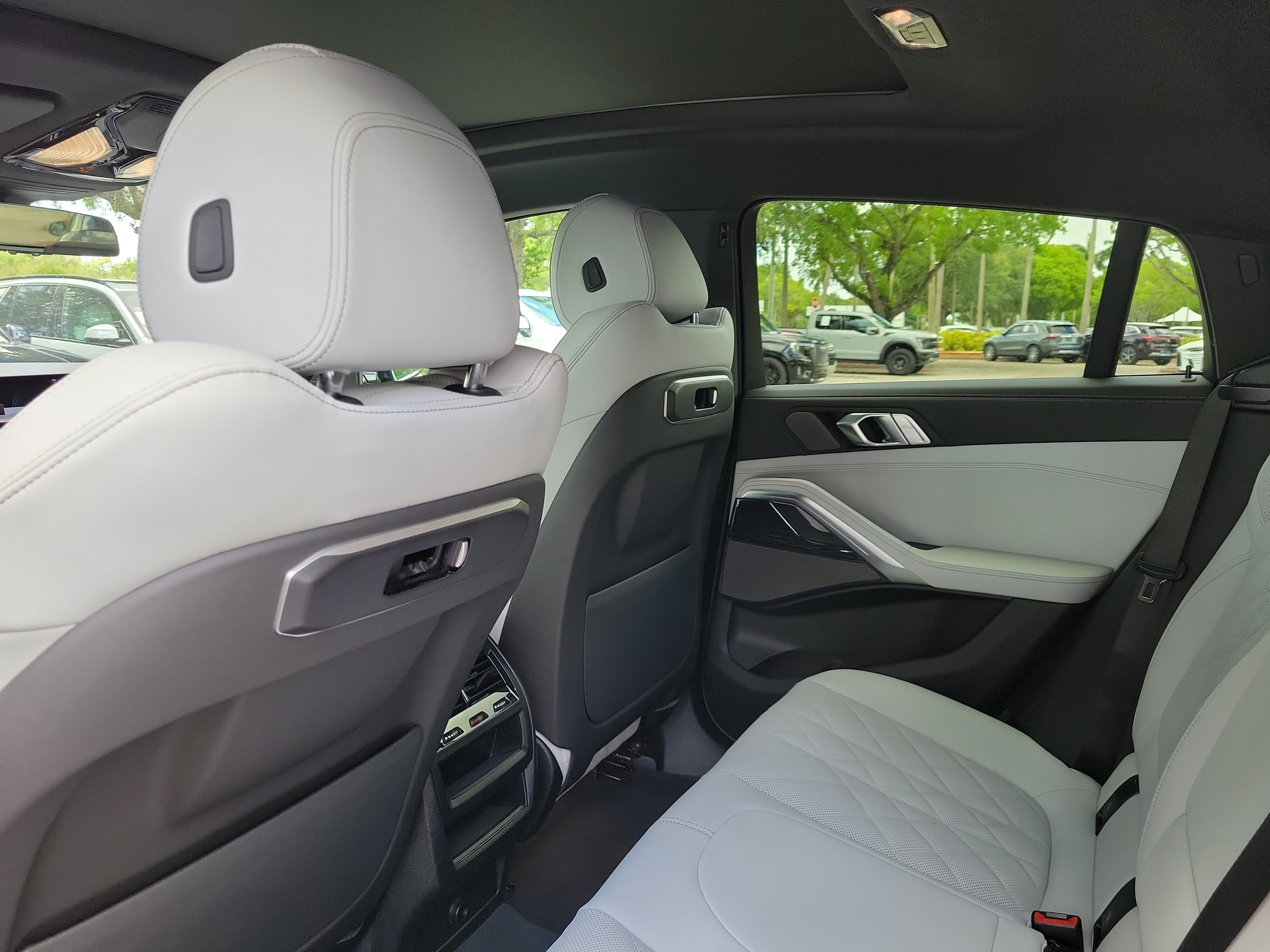 New 2027 BMW X6 xDrive40i AWD/4WD image 13