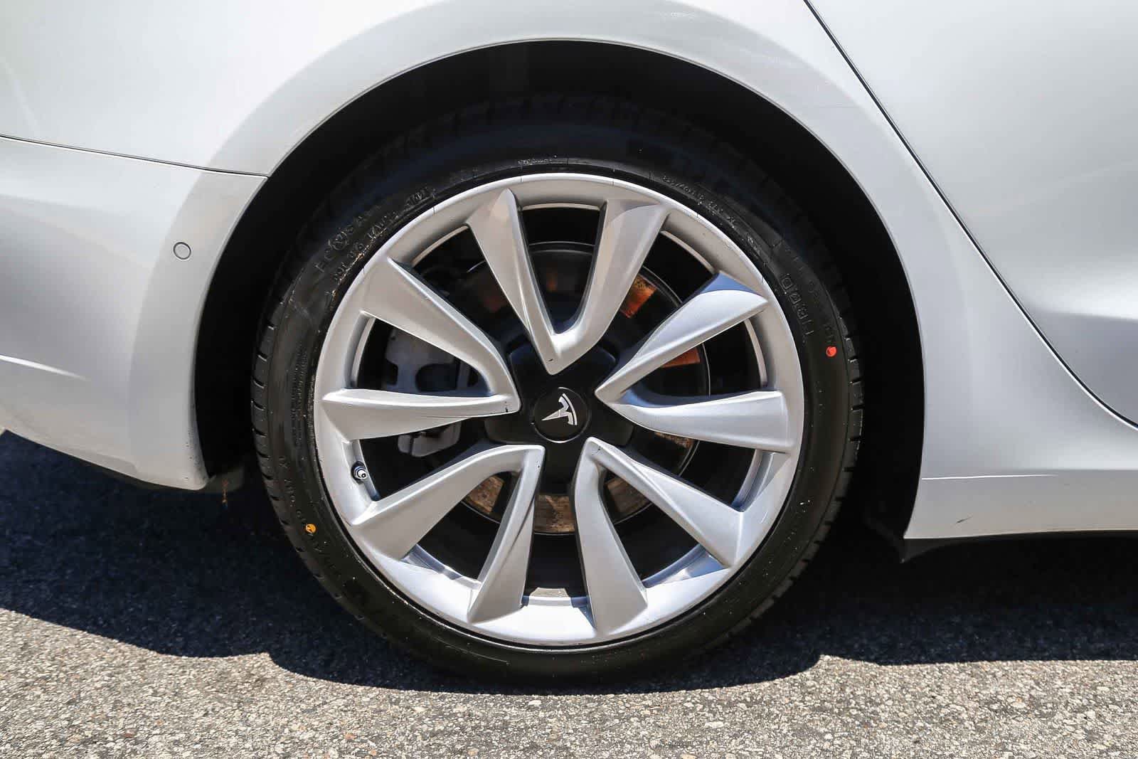 Used 2020 Tesla Model 3 Standard Range Plus RWD image 8