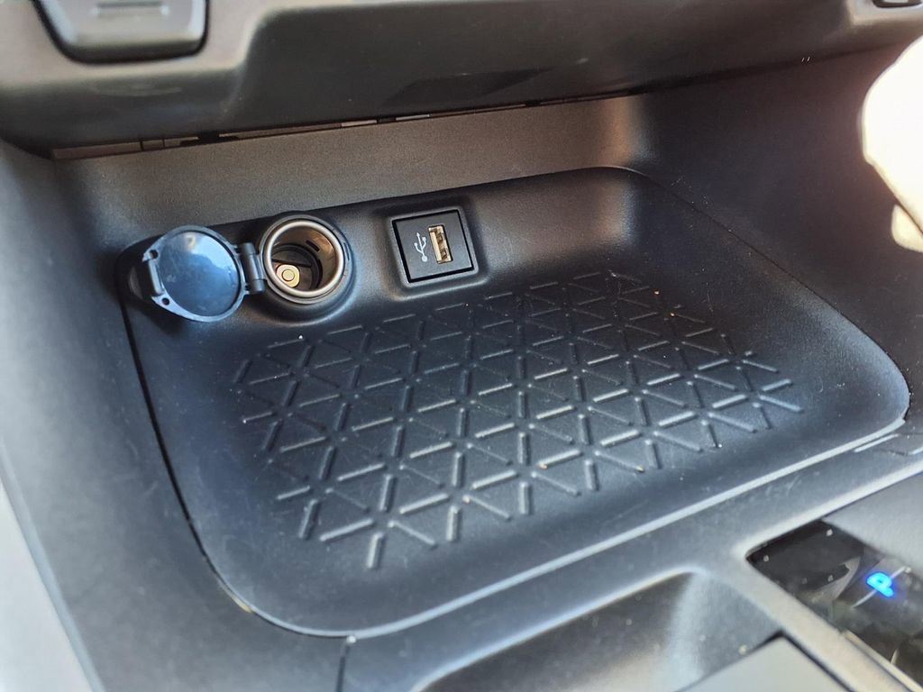 Used 2025 Toyota RAV4 XLE image 10