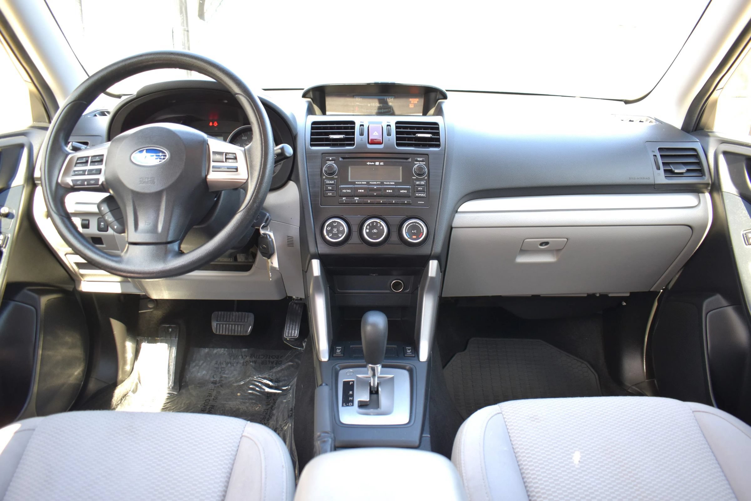 Used 2015 Subaru Forester 2.5i Premium w/ All-Weather Package AWD/4WD image 14