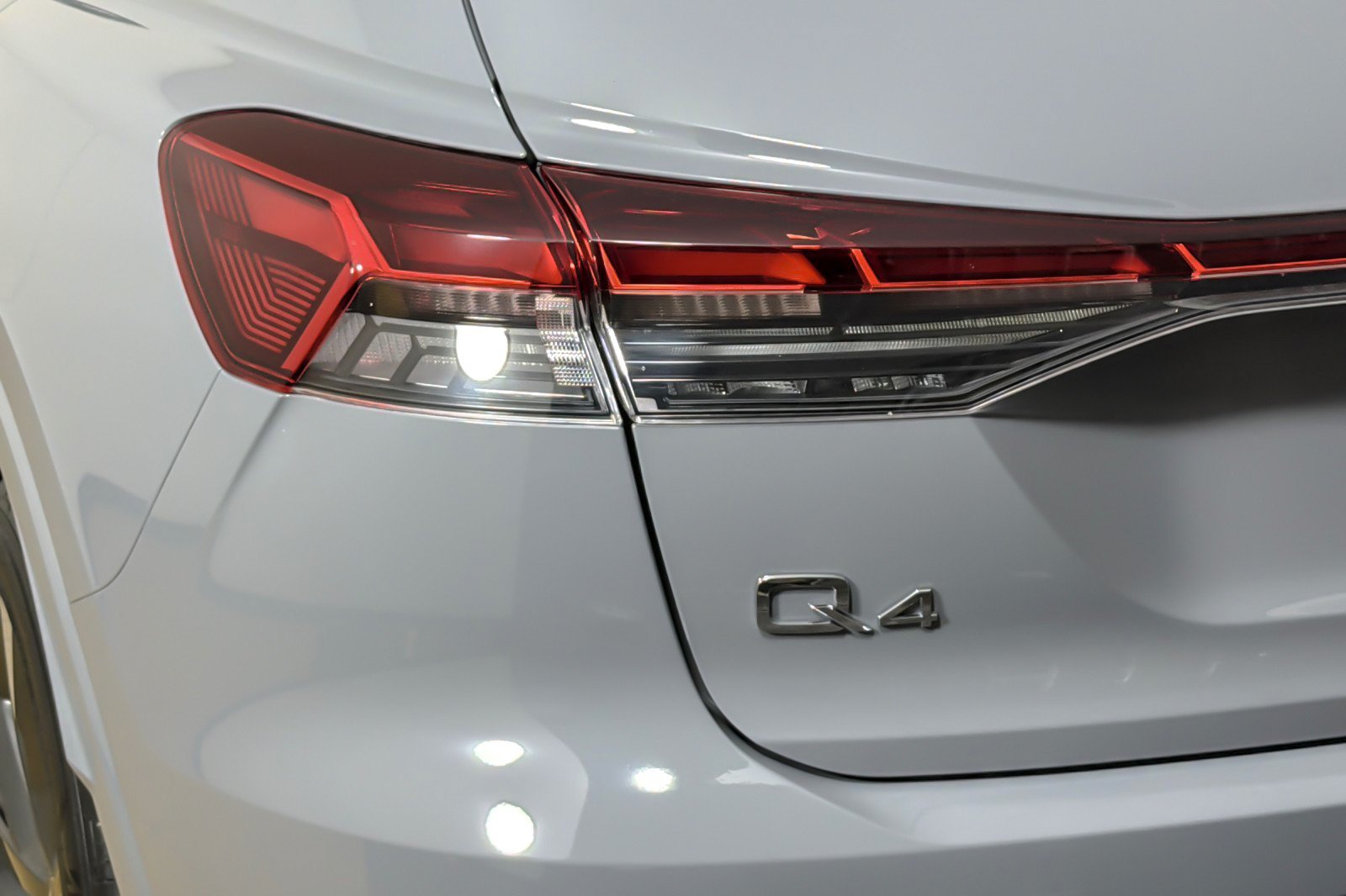 Certified 2024 Audi Q4 e-tron Premium w/ Convenience Package AWD/4WD image 25