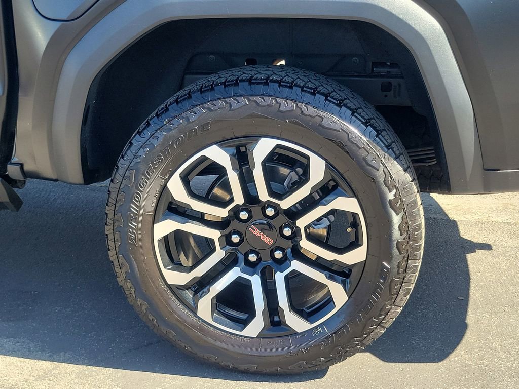 Used 2025 GMC Canyon AT4 w/ Nightfall Edition AWD/4WD image 32