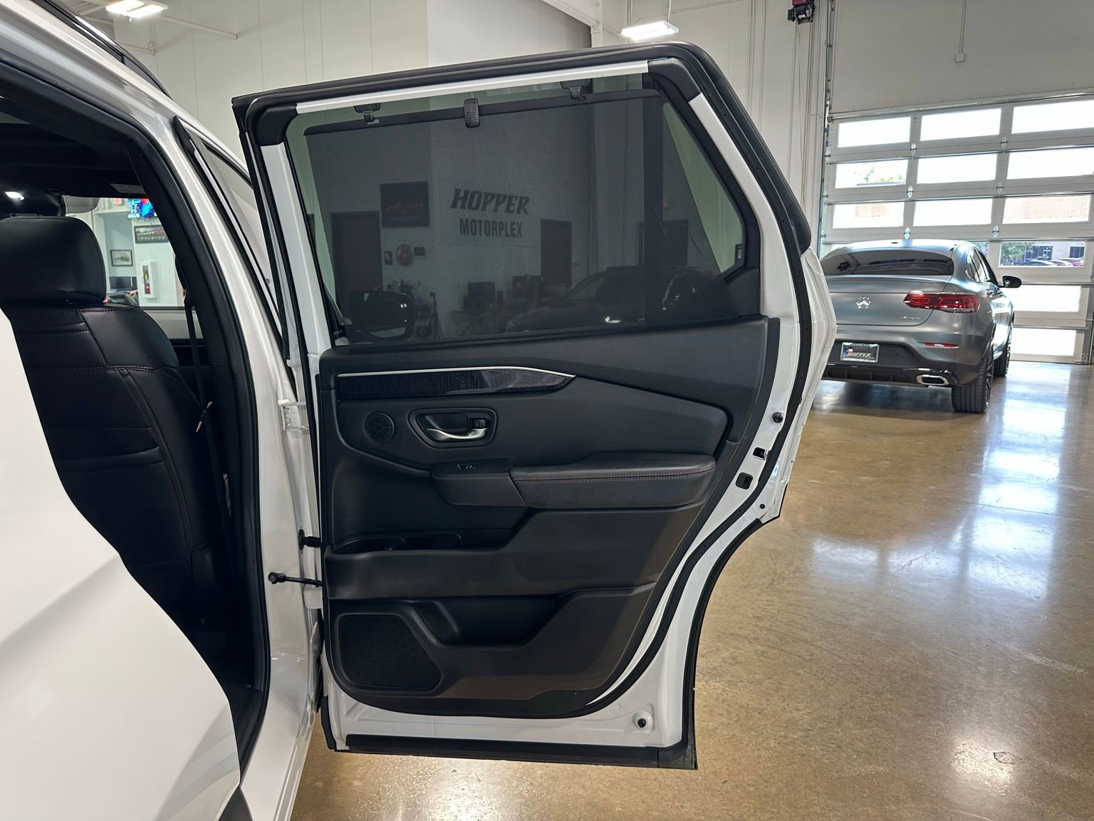 Used 2025 Honda Pilot Black Edition image 47