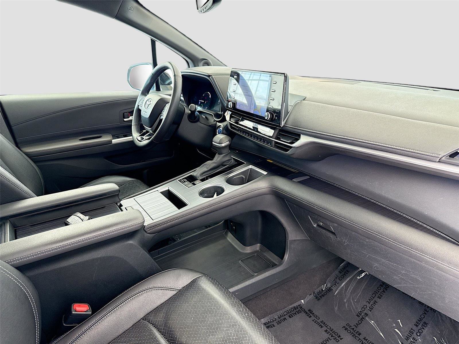 Used 2023 Toyota Sienna XSE image 28