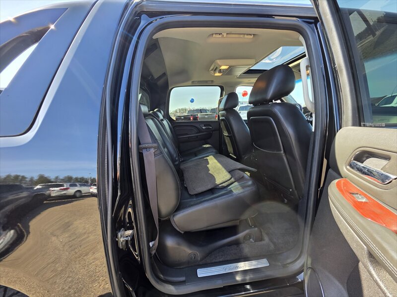 Used 2013 Cadillac Escalade EXT Premium AWD/4WD image 15