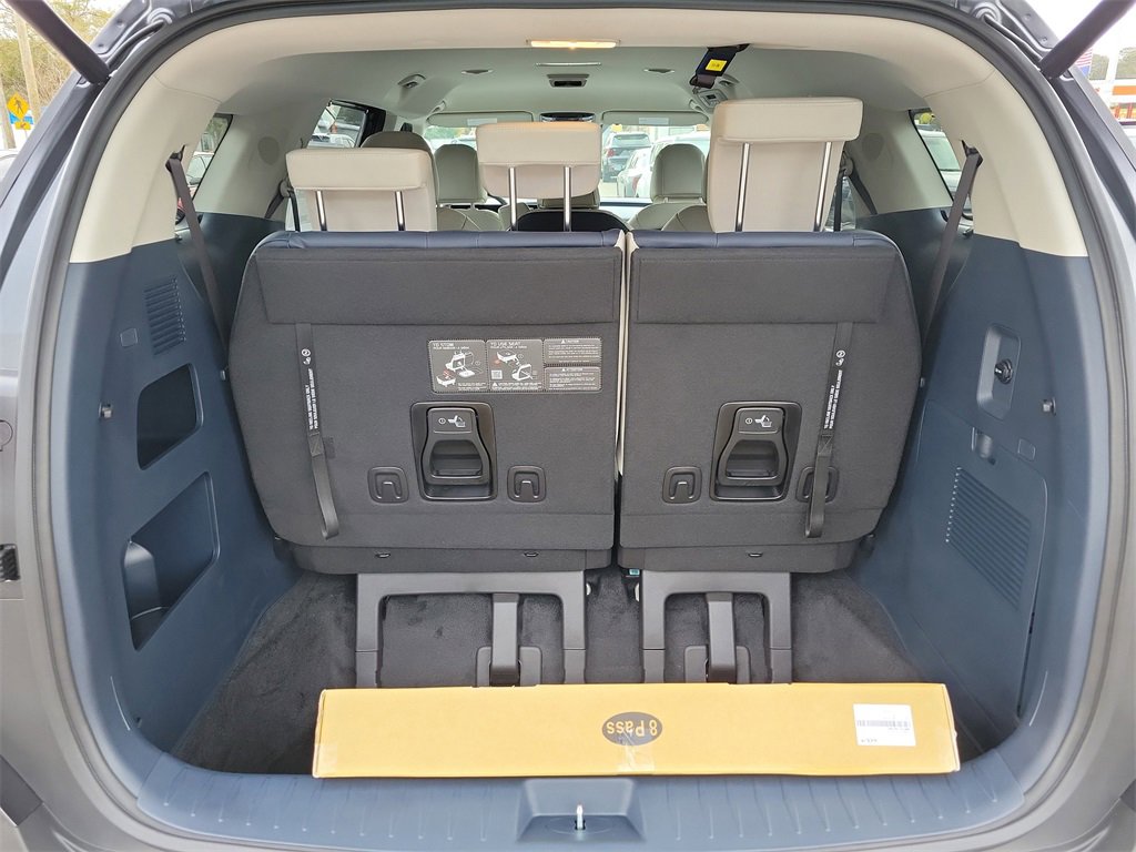 New 2026 Kia Carnival EX image 14