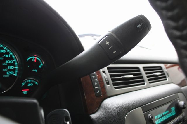 Used 2011 GMC Sierra 2500 SLT w/ Snow Plow Prep Package image 15