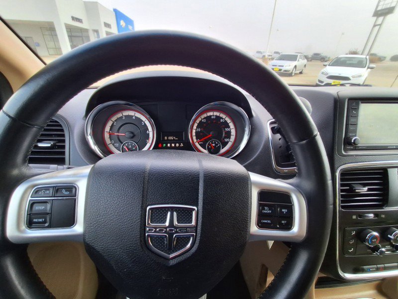 Used 2016 Dodge Grand Caravan SXT w/ UConnect Hands-Free Group image 13