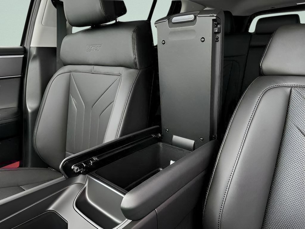 New 2025 Hyundai Santa Fe XRT AWD/4WD image 18