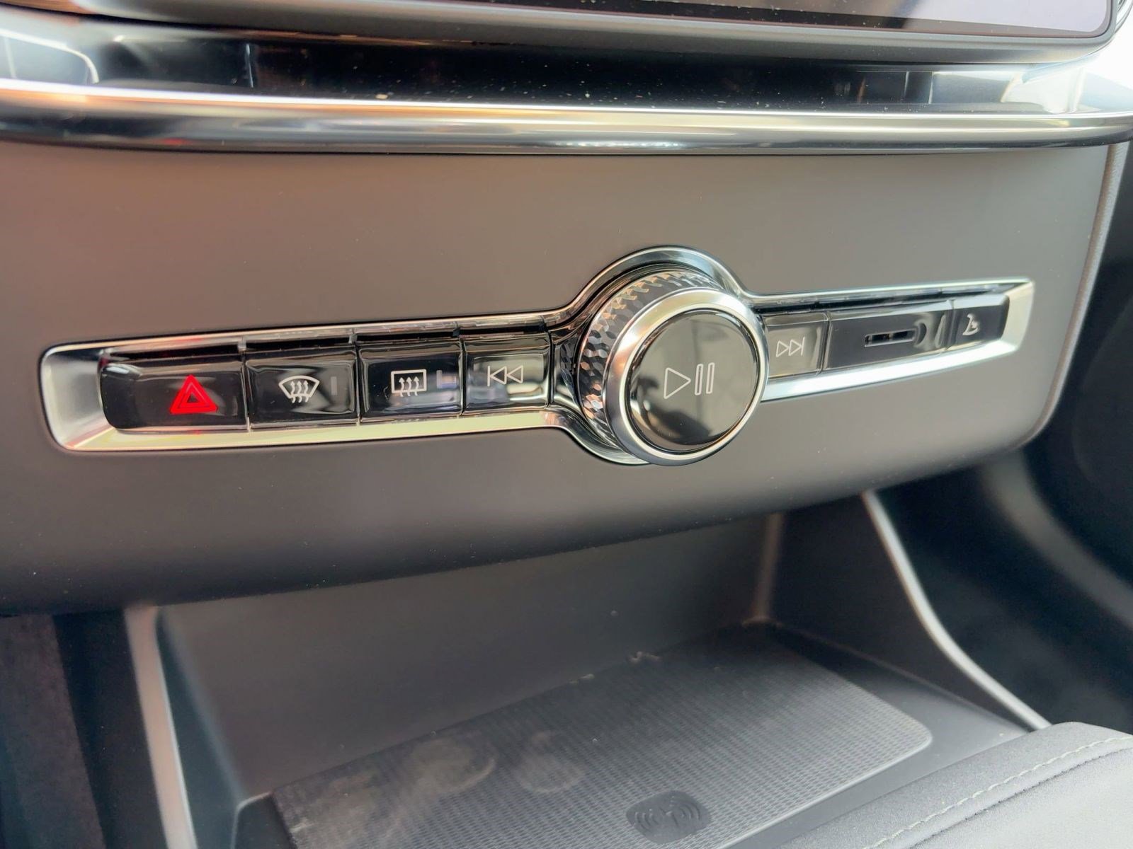 New 2026 Volvo XC90 T8 Plus w/ Protection Package image 18