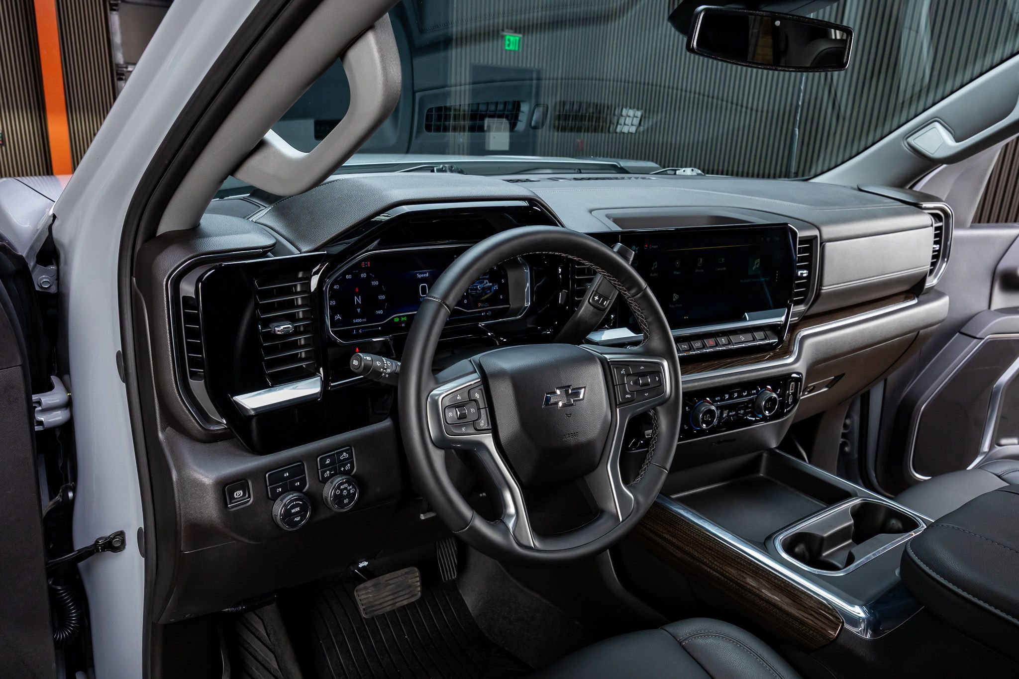 Used 2024 Chevrolet Silverado 2500 LT w/ Z71 Sport Edition AWD/4WD image 17