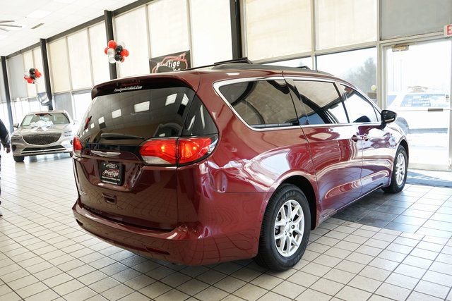 Used 2021 Chrysler Voyager Lxi image 16