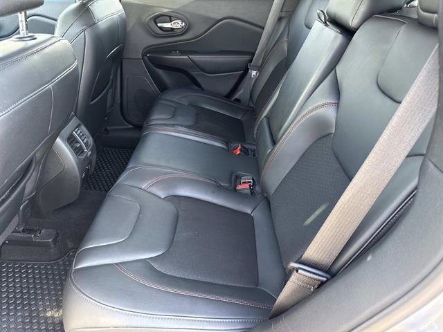 Used 2021 Jeep Cherokee Trailhawk w/ Comfort/Convenience Group image 13