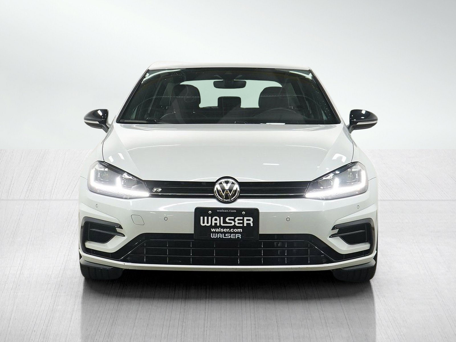 Used 2018 Volkswagen Golf R 4-Door AWD/4WD image 8