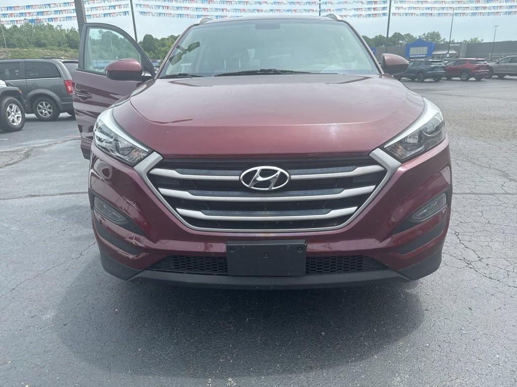 Used 2017 Hyundai Tucson SE w/ SE Popular Package 02 AWD/4WD image 3