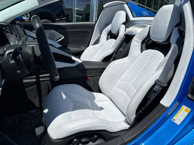 Used 2025 Chevrolet Corvette Z06 RWD image 11