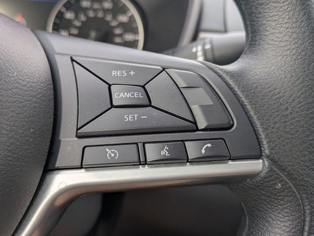 Used 2025 Nissan Altima 2.5 SV image 18