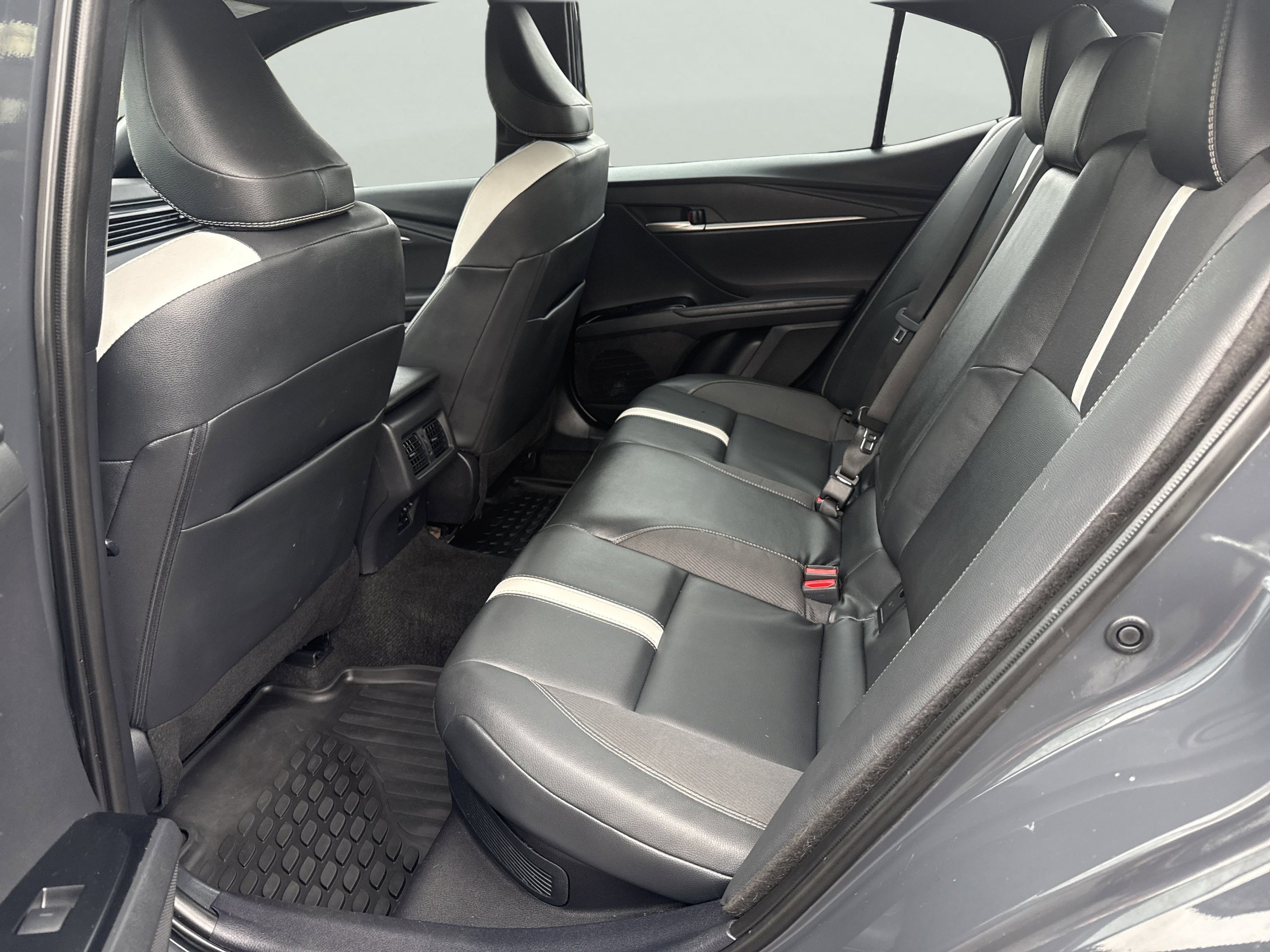 Used 2025 Toyota Camry SE AWD/4WD image 11
