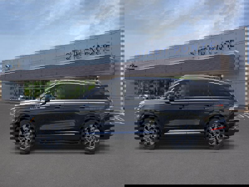 New 2026 Lincoln Aviator AWD image 3