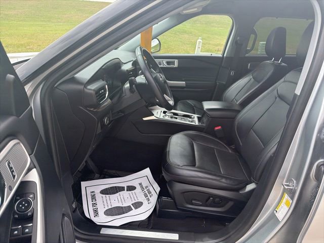 Used 2024 Ford Explorer Limited AWD/4WD image 9