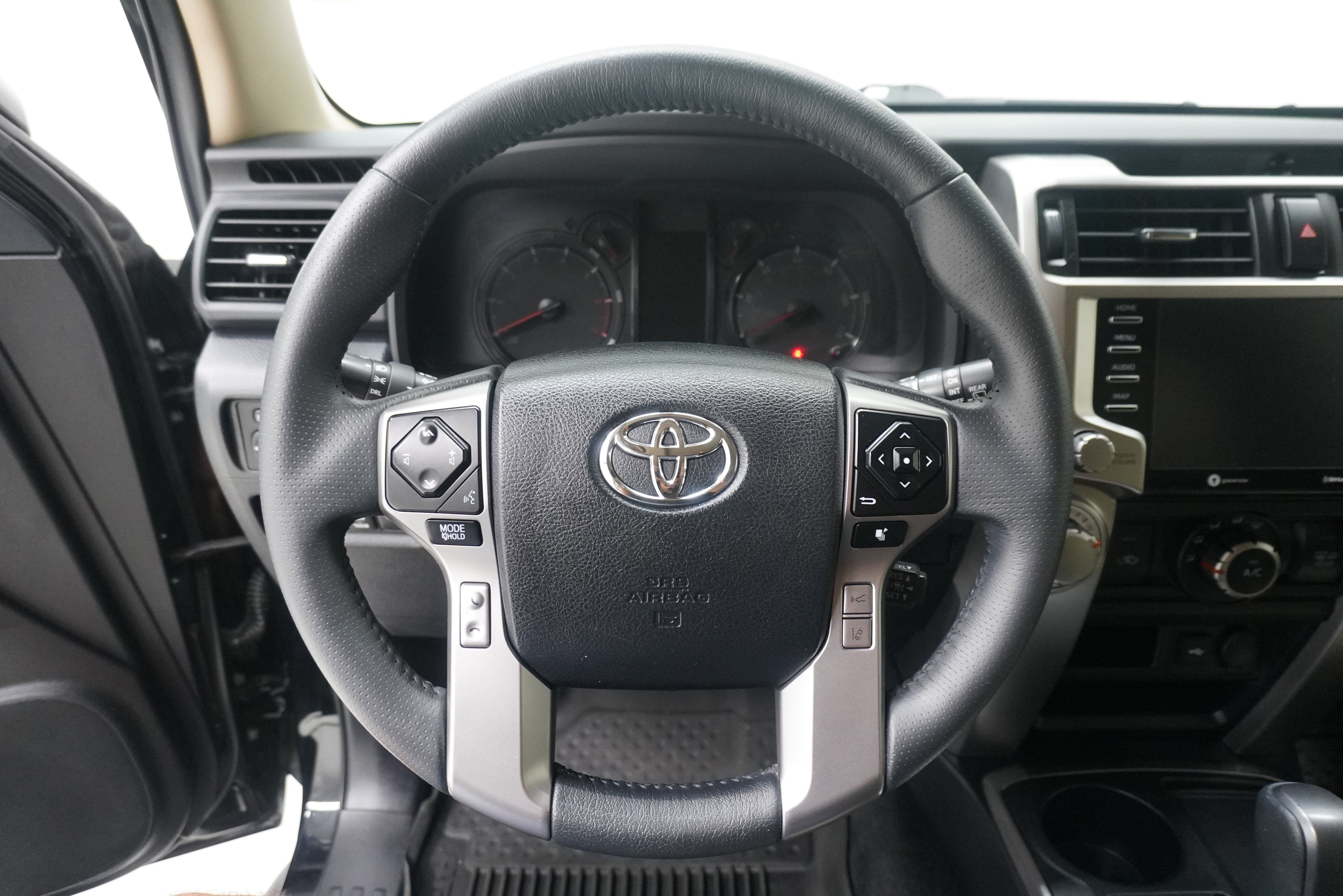 Used 2022 Toyota 4Runner SR5 Premium w/ Moonroof Package RWD image 17