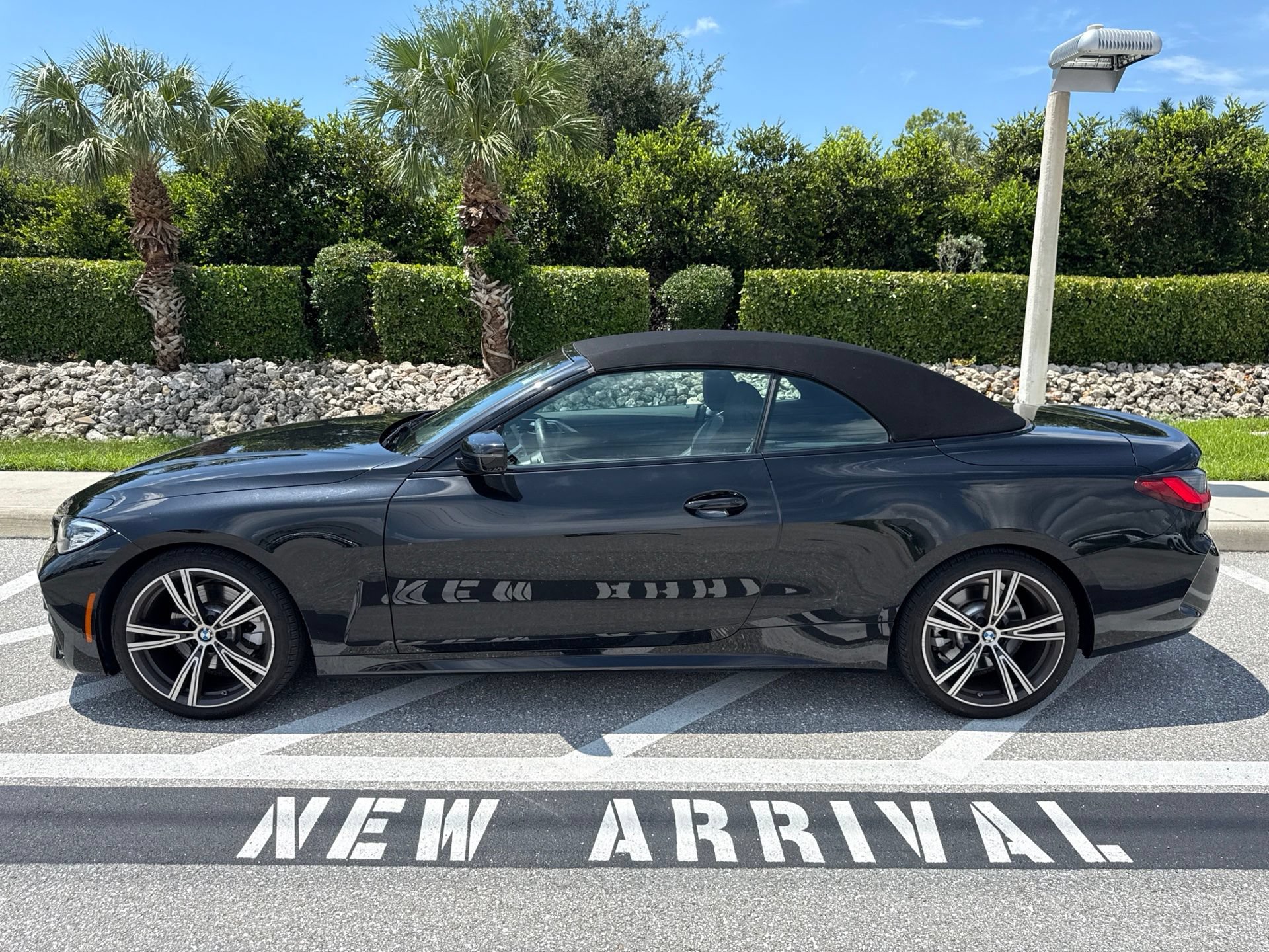 Used 2023 BMW 430i Convertible w/ M Sport Package RWD image 2