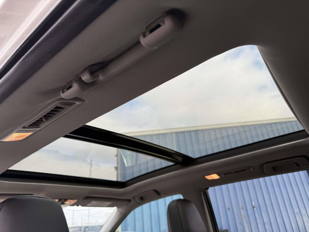 Used 2019 Toyota Highlander Limited Platinum image 32