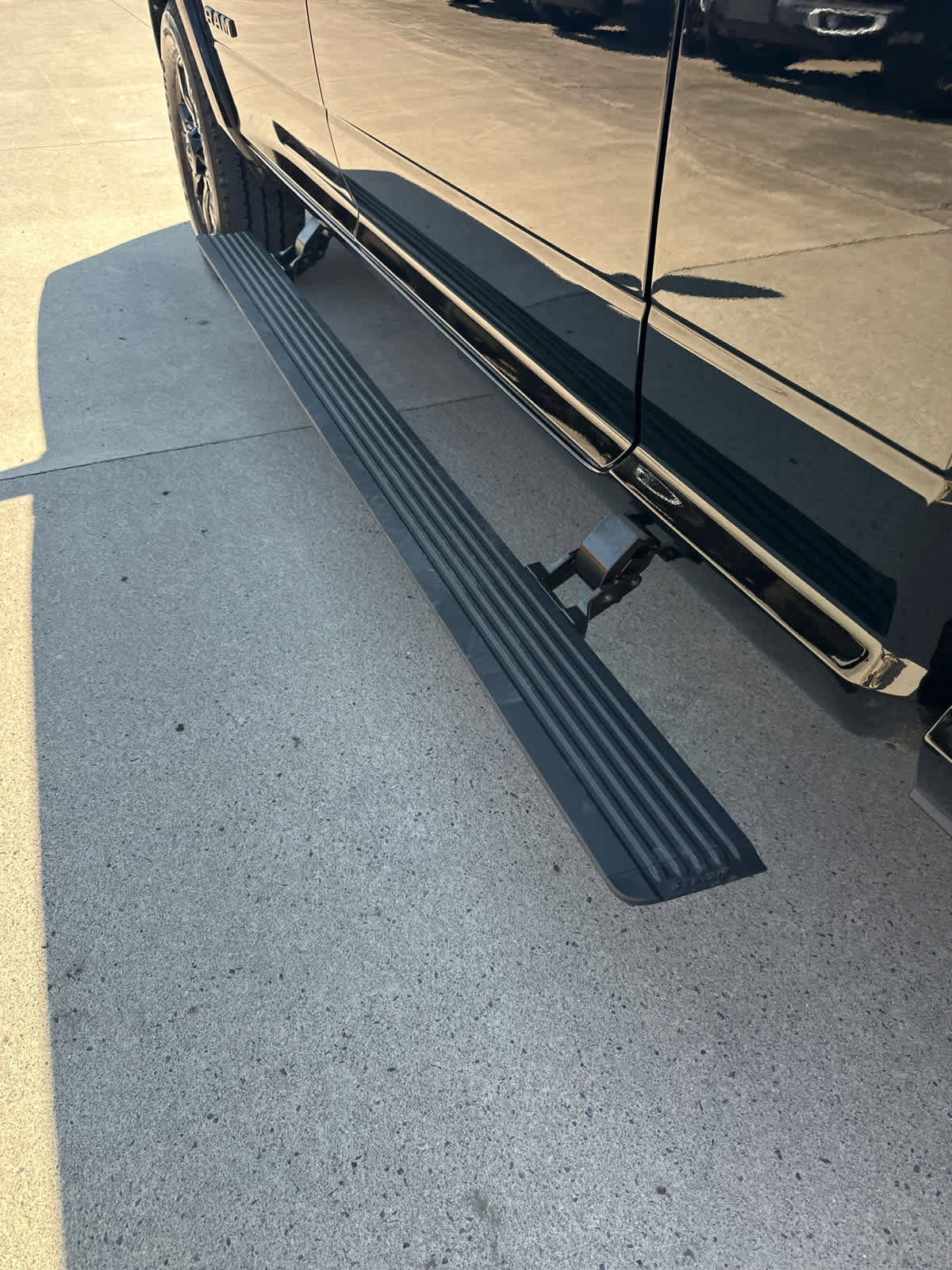 Used 2024 RAM 3500 Limited image 12